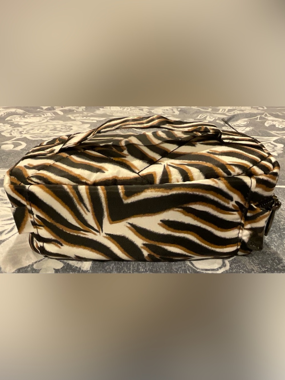 Lug Swizzle Jewelry Case, Zebra Sand - Picture 2 of 4